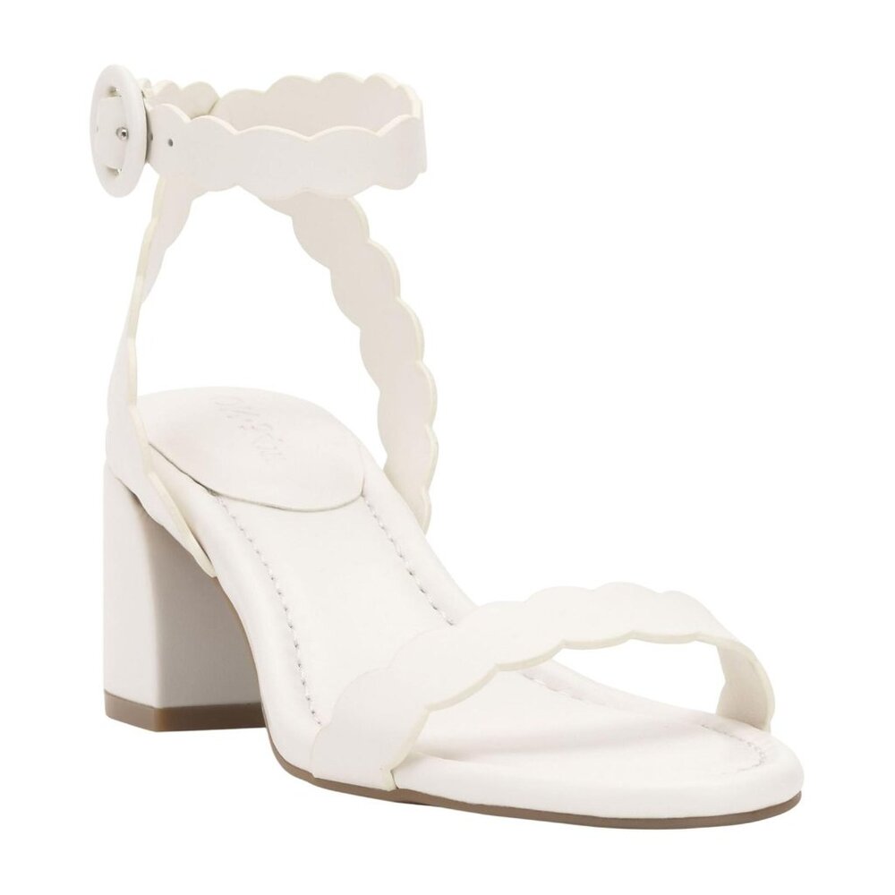 NWT On 34th Womens Pathina Scalloped Sandals Block Heel White Smooth 8.5M
